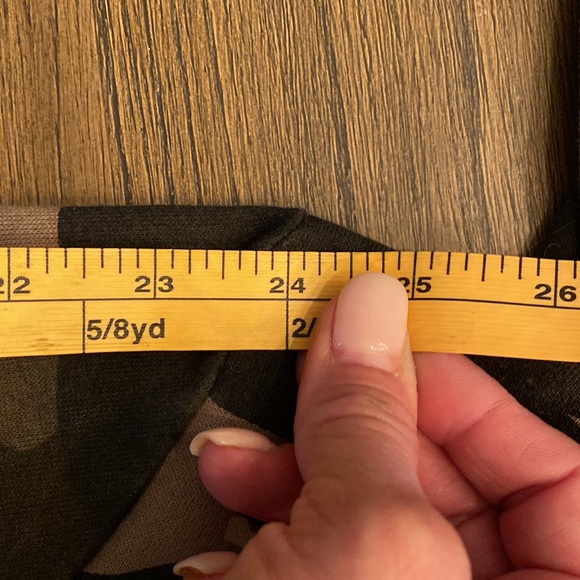 Guess sweatshirt dress with hood. Very comfortable - Picture 8 of 9